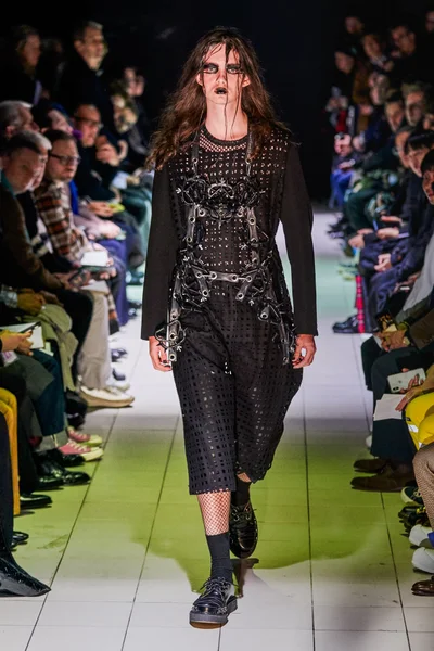 Look 30
